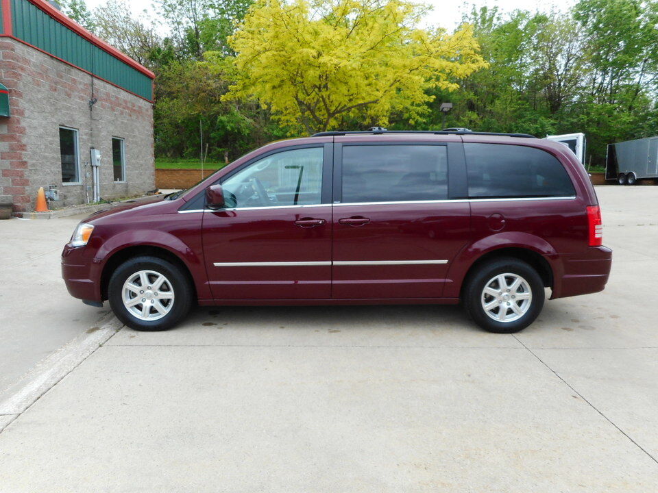 2009 Chrysler Town & Country  - Nelson Automotive